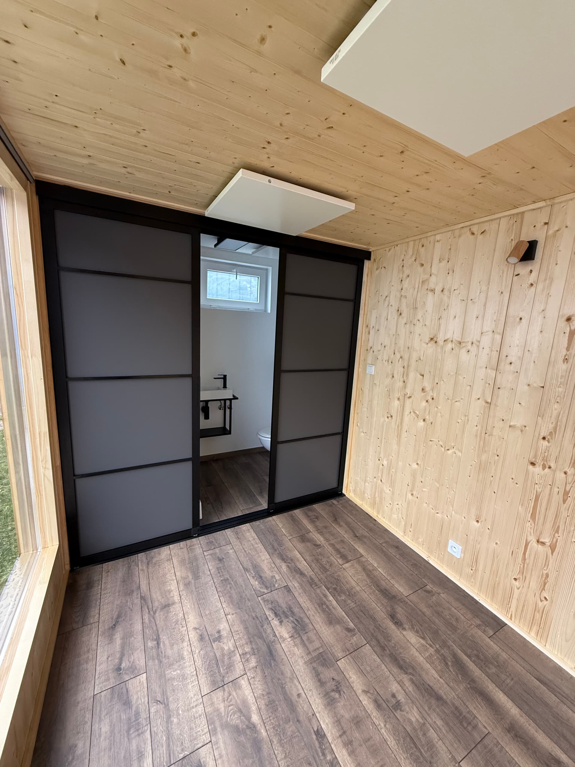 Odpočívárna s koupelnou 6×2,5 m - detail 3